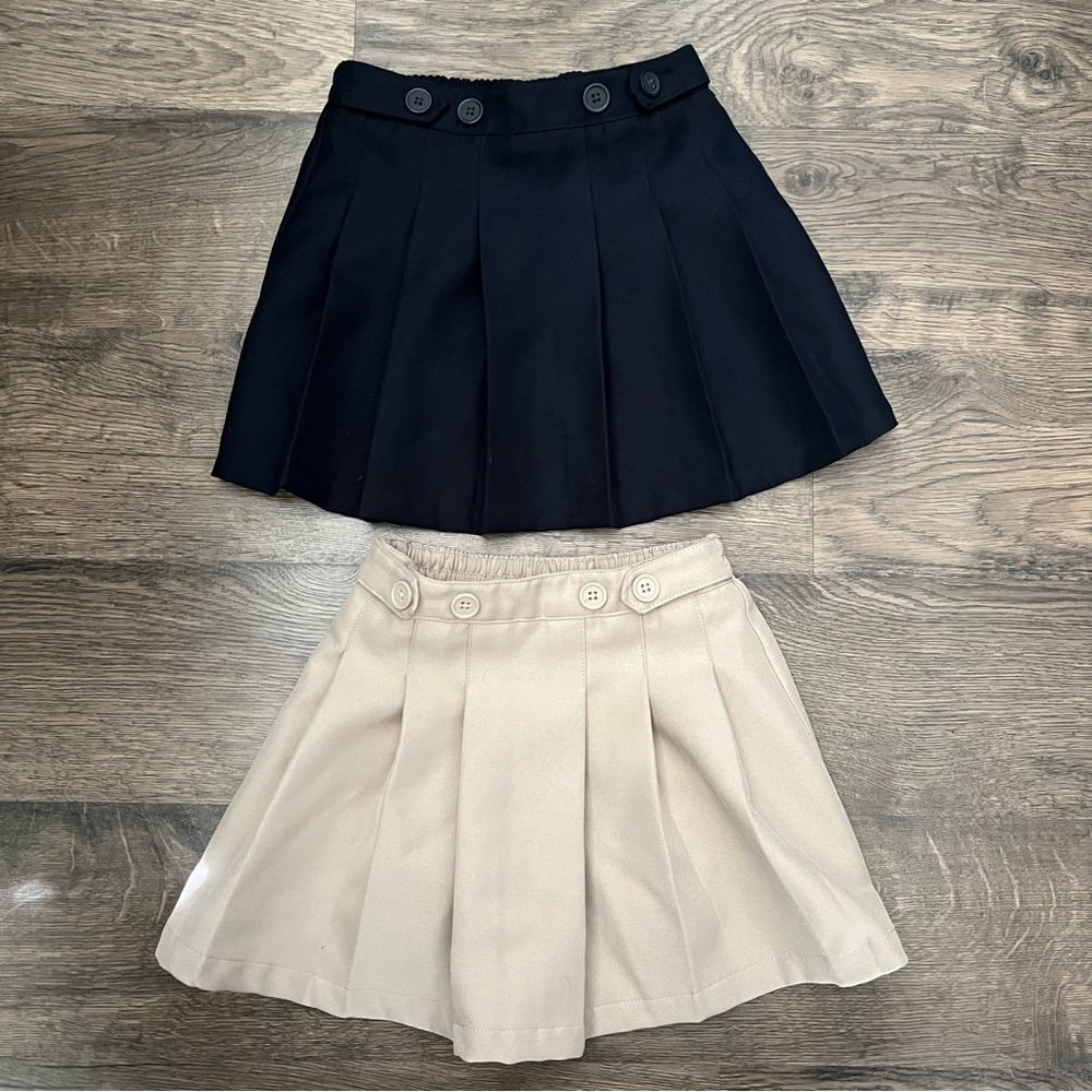 Girls Chaps Pleated Skorts Size 5 Navy and Khaki Excellent Condition